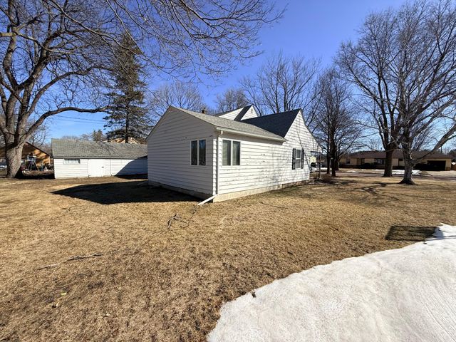 721 7th Street, Walnut Grove, MN 56180