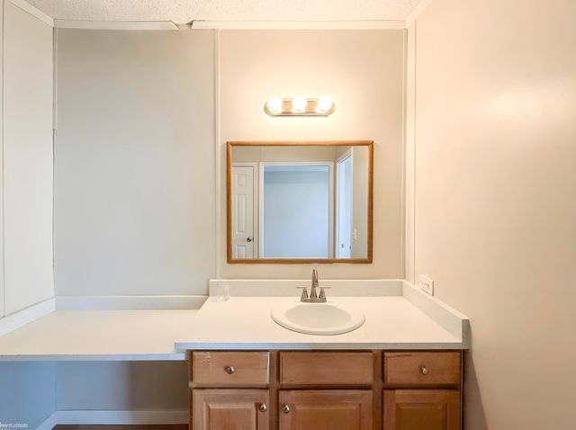 43705 Medea Drive, Clinton Twp, MI 48036