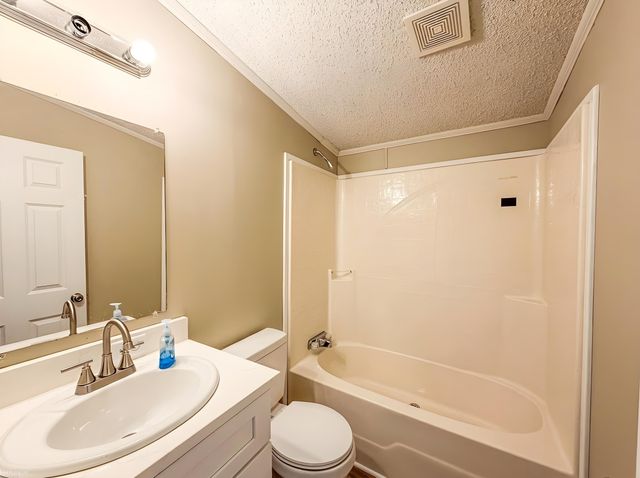 43705 Medea Drive, Clinton Twp, MI 48036