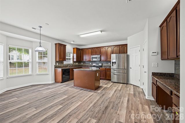 2704 Piersland Drive, Matthews, NC 28104
