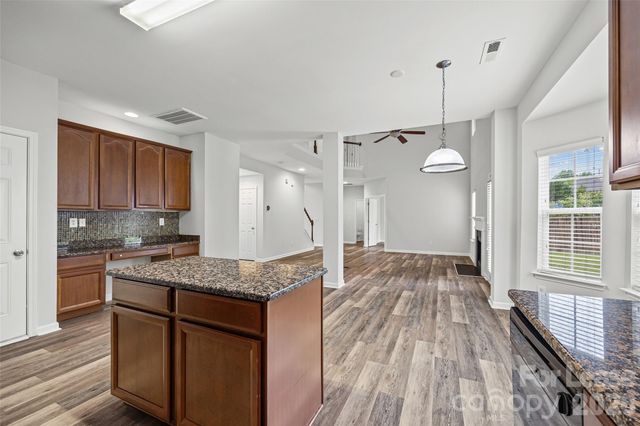 2704 Piersland Drive, Matthews, NC 28104