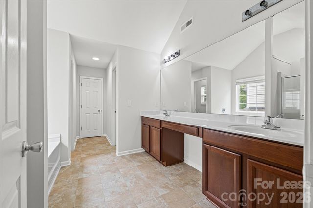 2704 Piersland Drive, Matthews, NC 28104