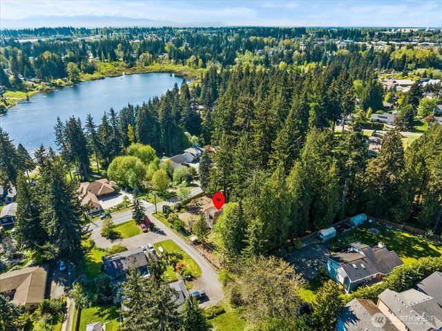 1307 N Lake Stickney Drive, Lynnwood, WA 98087