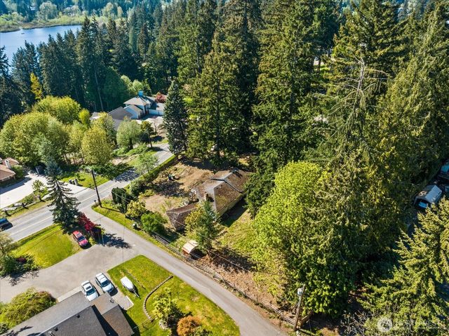 1307 N Lake Stickney Drive, Lynnwood, WA 98087