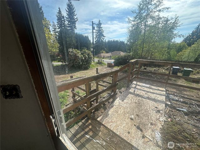 1307 N Lake Stickney Drive, Lynnwood, WA 98087