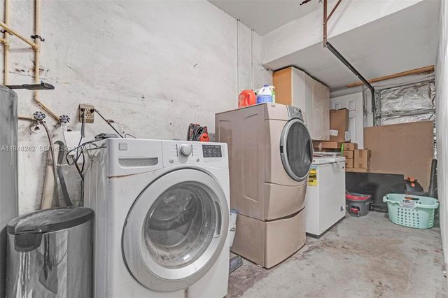 131 SE 11th St, Deerfield Beach, FL 33441