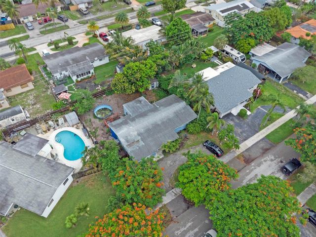 131 SE 11th St, Deerfield Beach, FL 33441