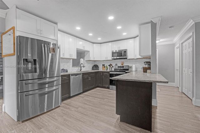 131 SE 11th St, Deerfield Beach, FL 33441