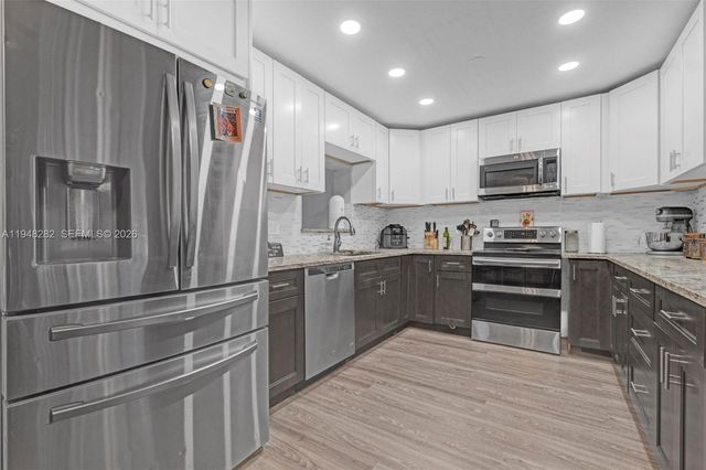 131 SE 11th St, Deerfield Beach, FL 33441