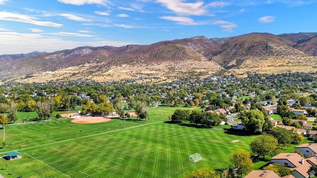 732 W 1175 N, Centerville, UT 84014