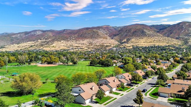 732 W 1175 N, Centerville, UT 84014