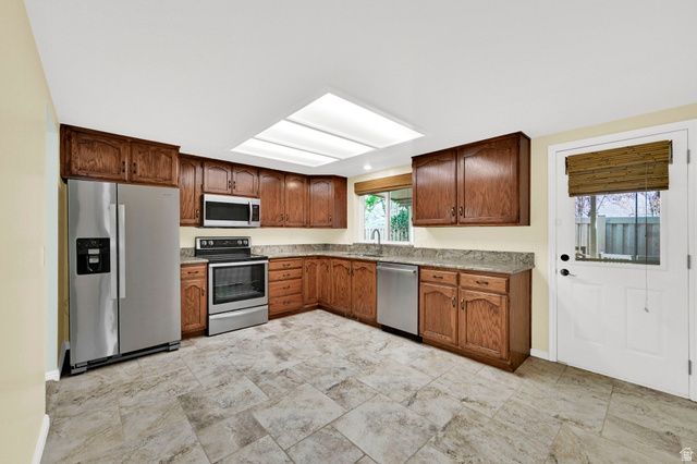 732 W 1175 N, Centerville, UT 84014