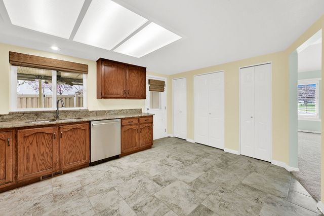 732 W 1175 N, Centerville, UT 84014