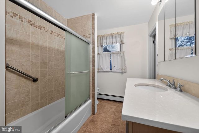 667 LILY RD, Warminster, PA 18974