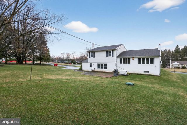 667 LILY RD, Warminster, PA 18974