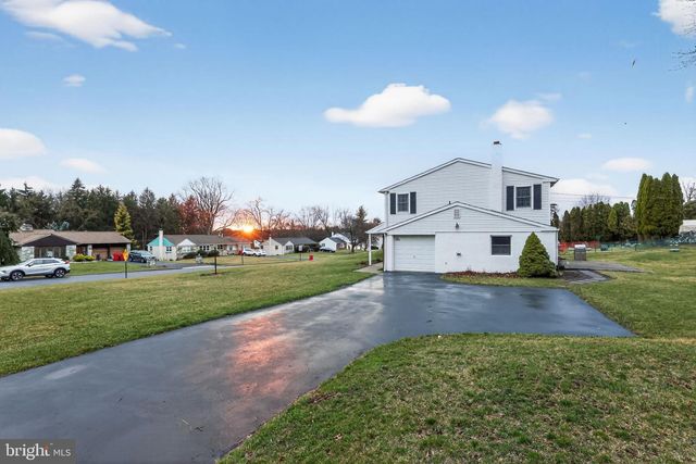 667 LILY RD, Warminster, PA 18974
