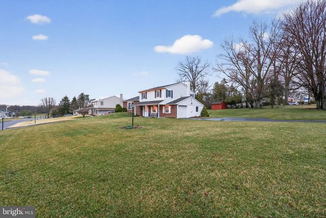 667 LILY RD, Warminster, PA 18974