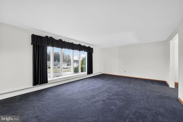 667 LILY RD, Warminster, PA 18974