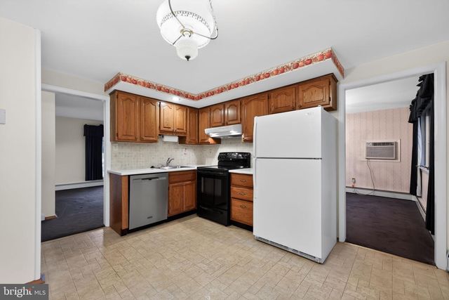 667 LILY RD, Warminster, PA 18974