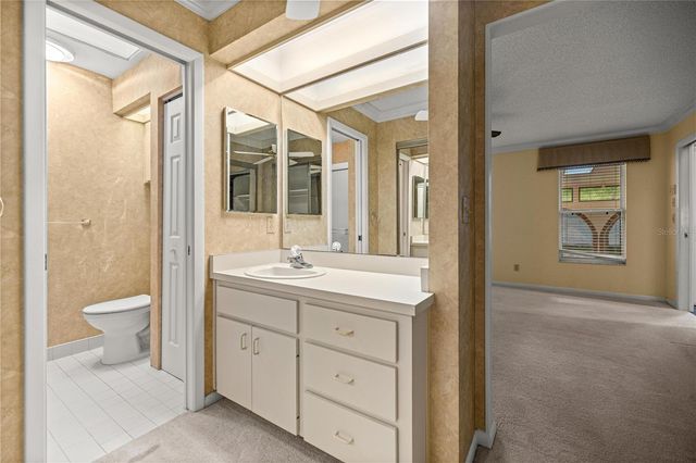 2050 SE 37TH COURT CIRCLE, Ocala, FL 34471