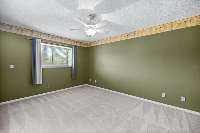 2050 SE 37TH COURT CIRCLE, Ocala, FL 34471