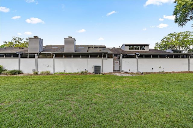 2050 SE 37TH COURT CIRCLE, Ocala, FL 34471