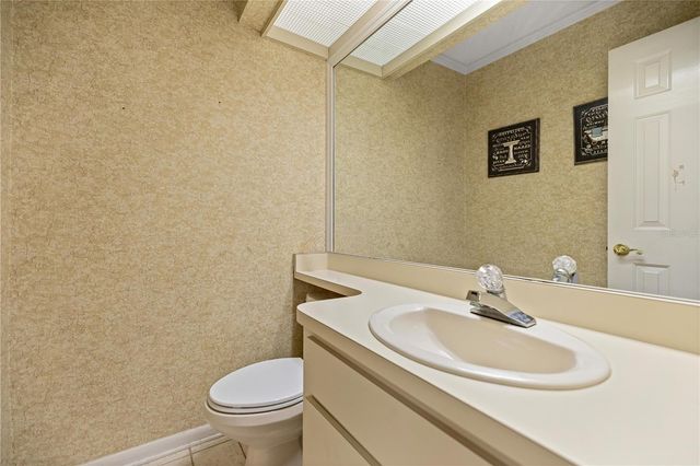 2050 SE 37TH COURT CIRCLE, Ocala, FL 34471