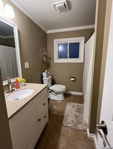1341 Catalpa Drive, Rochester, MI 48307