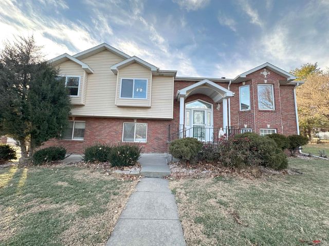 2620 Jacquelyn Drive, Lincoln, NE 68512