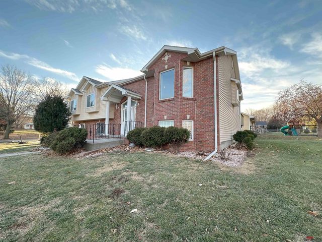 2620 Jacquelyn Drive, Lincoln, NE 68512