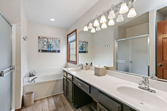 200 Lake Drive, Algonquin, IL 60102