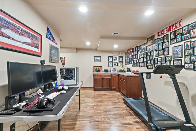 200 Lake Drive, Algonquin, IL 60102