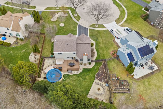 200 Lake Drive, Algonquin, IL 60102