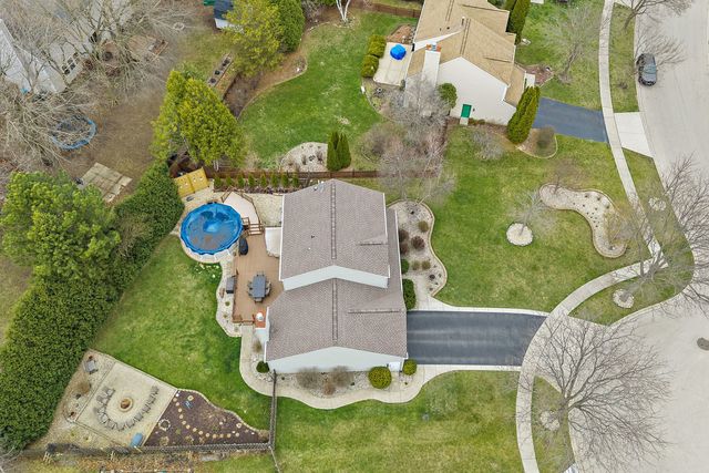 200 Lake Drive, Algonquin, IL 60102