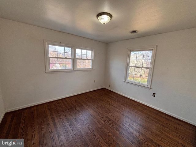 16240 LEE HWY, Gainesville, VA 20155