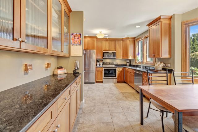 636 Ruddiman Drive, Muskegon, MI 49445