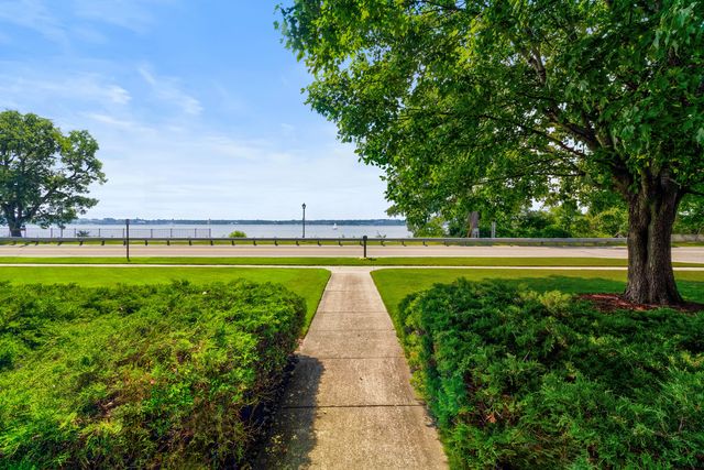 636 Ruddiman Drive, Muskegon, MI 49445