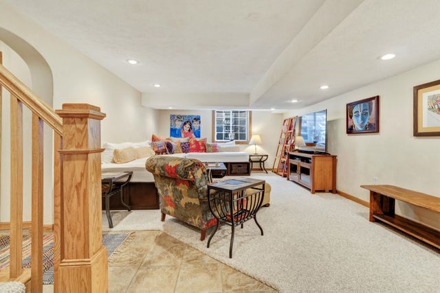 636 Ruddiman Drive, Muskegon, MI 49445