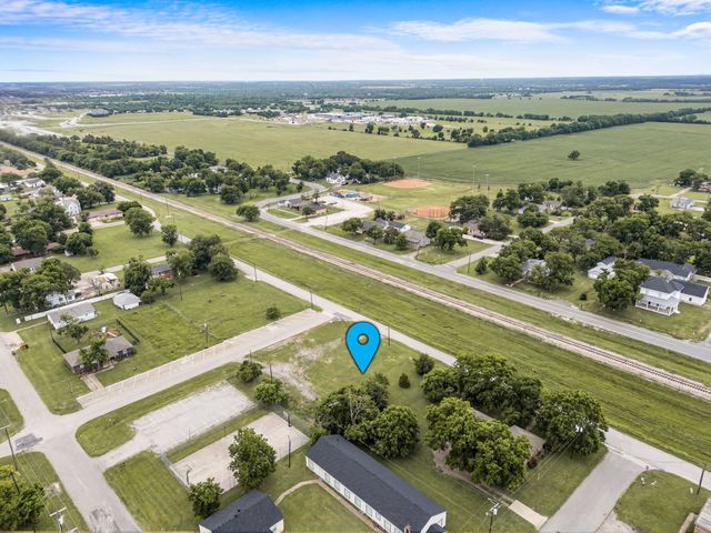 211 N Riggins Street, Anna, TX 75409