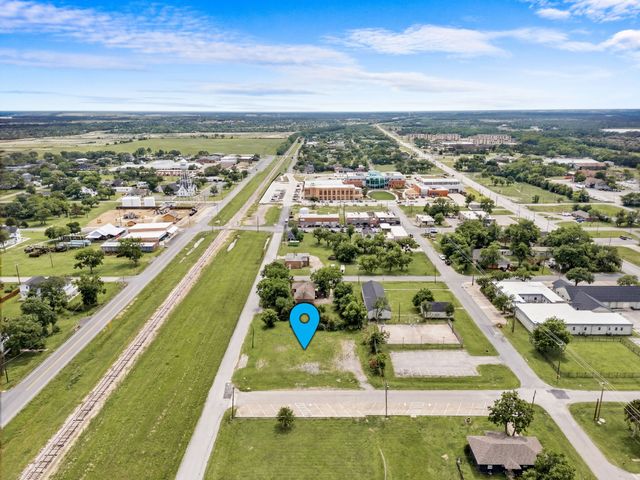 211 N Riggins Street, Anna, TX 75409