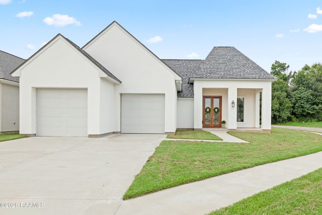 101 Cypress Wood Lane, Youngsville, LA 70592