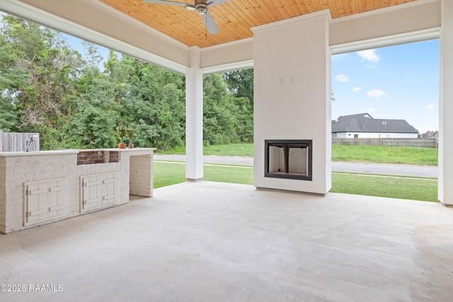 101 Cypress Wood Lane, Youngsville, LA 70592