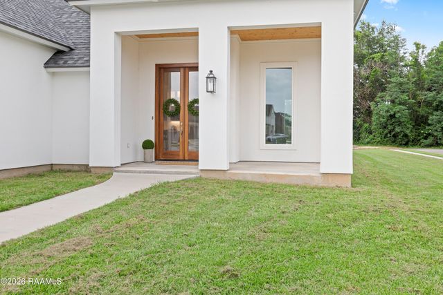 101 Cypress Wood Lane, Youngsville, LA 70592