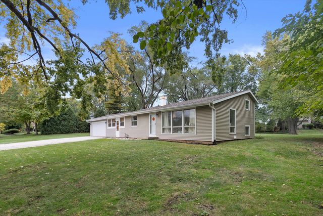 26892 N Iride Drive, Mundelein, IL 60060