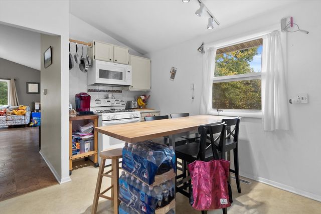 26892 N Iride Drive, Mundelein, IL 60060