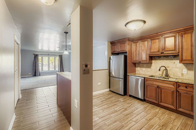 10048 S Pulaski Road 1E, Oak Lawn, IL 60453