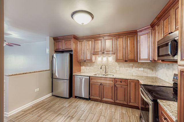 10048 S Pulaski Road 1E, Oak Lawn, IL 60453