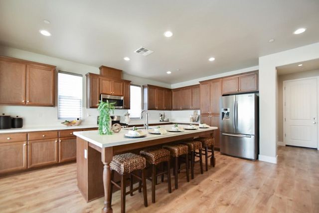 5115 Ridgevine Way, Fair Oaks, CA 95628