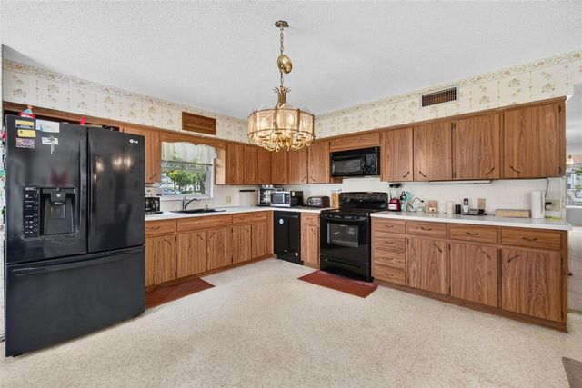 2222 AMERICUS BOULEVARD N 18, Clearwater, FL 33763