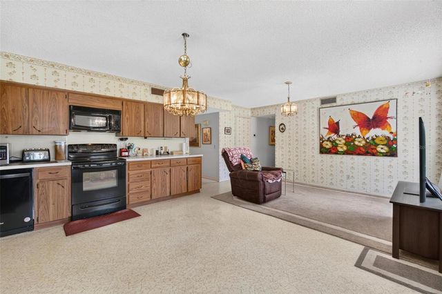 2222 AMERICUS BOULEVARD N 18, Clearwater, FL 33763